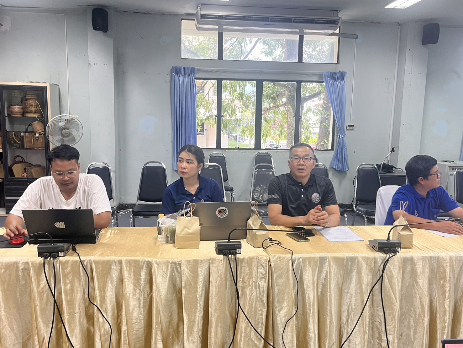 พช.สุวรรณคูหา ร่วมประชุมขับเคลื่อนโครงการ 128 กองทุนแม่ของแผ่นดินฯ เดินหน้าแก้ปัญหายาเสพติดระดับจังหวัด