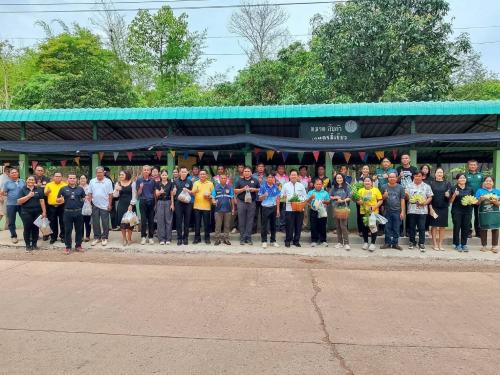 พช.สุวรรณคูหา ชวนช้อป! โครงการ “ไทยช่วยไทย” ลดภาระ ลดค่าครองชีพ พบกันทุกวันศุกร์ ณ ตลาดสีเขียว